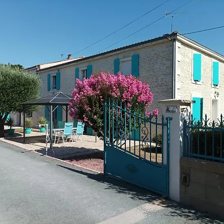 Logis De Lange 2 P * Saint-Hilaire-la-Palud