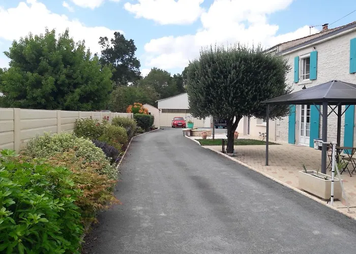 Logis De Lange 2 P * Saint-Hilaire-la-Palud